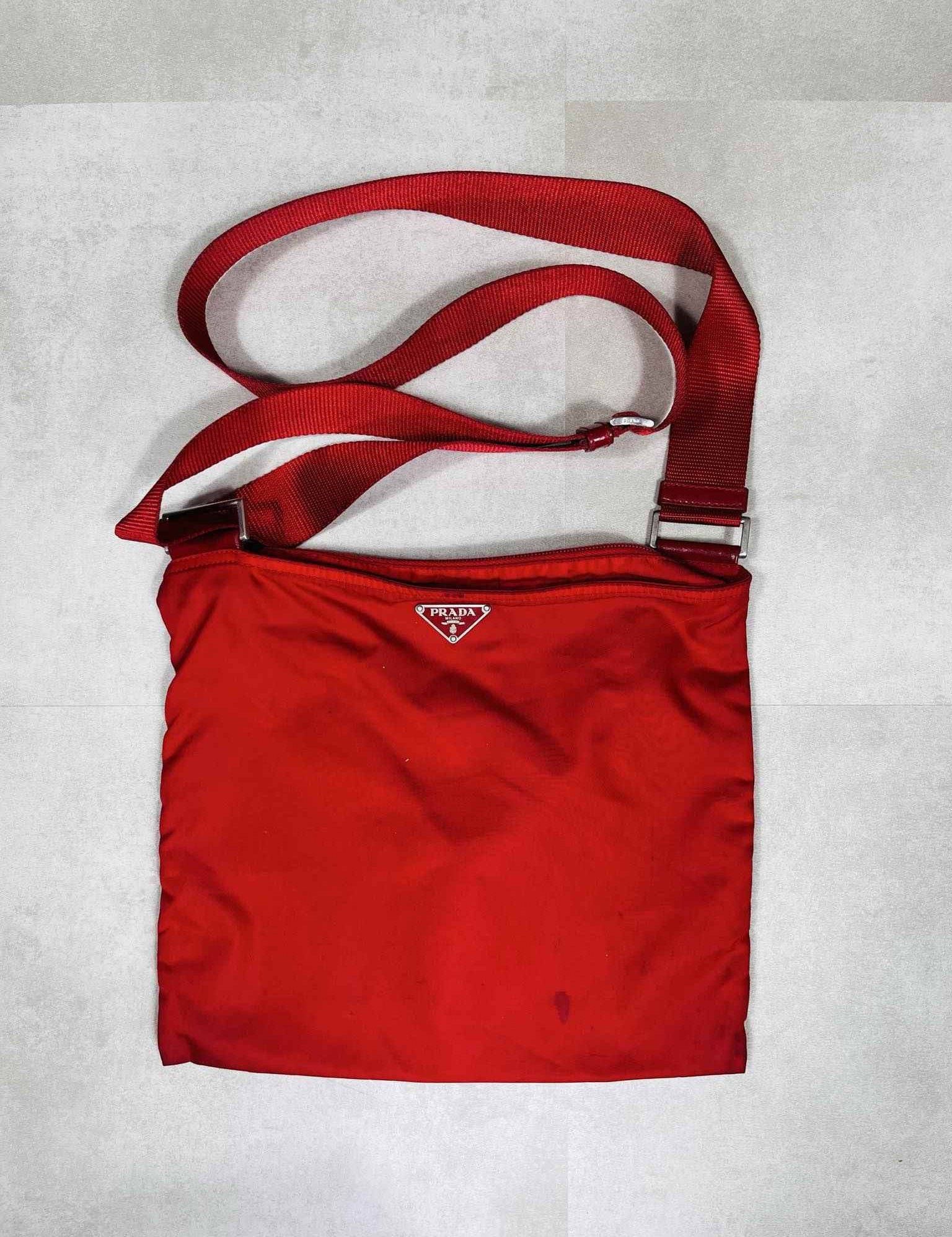 RARE Vintage Prada Shoulderbag - Candy Streetwear