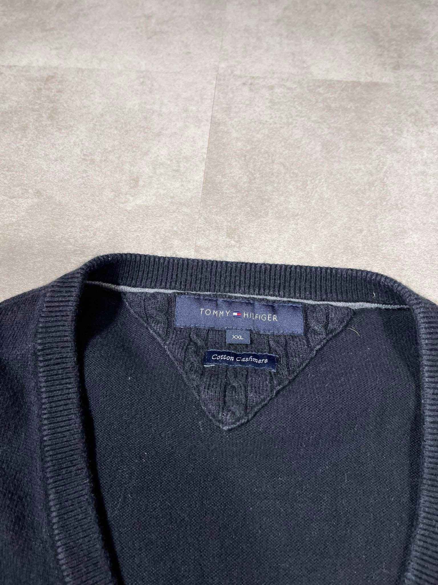 Tommy Hilfiger V-Neck Sweater (XL) - Candy Streetwear