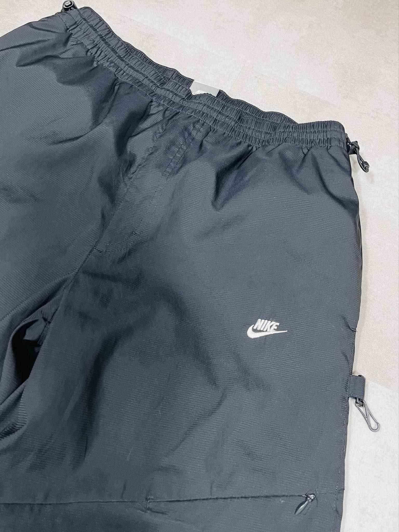Nike Vintage Air Trackpants (L) - Candy Streetwear