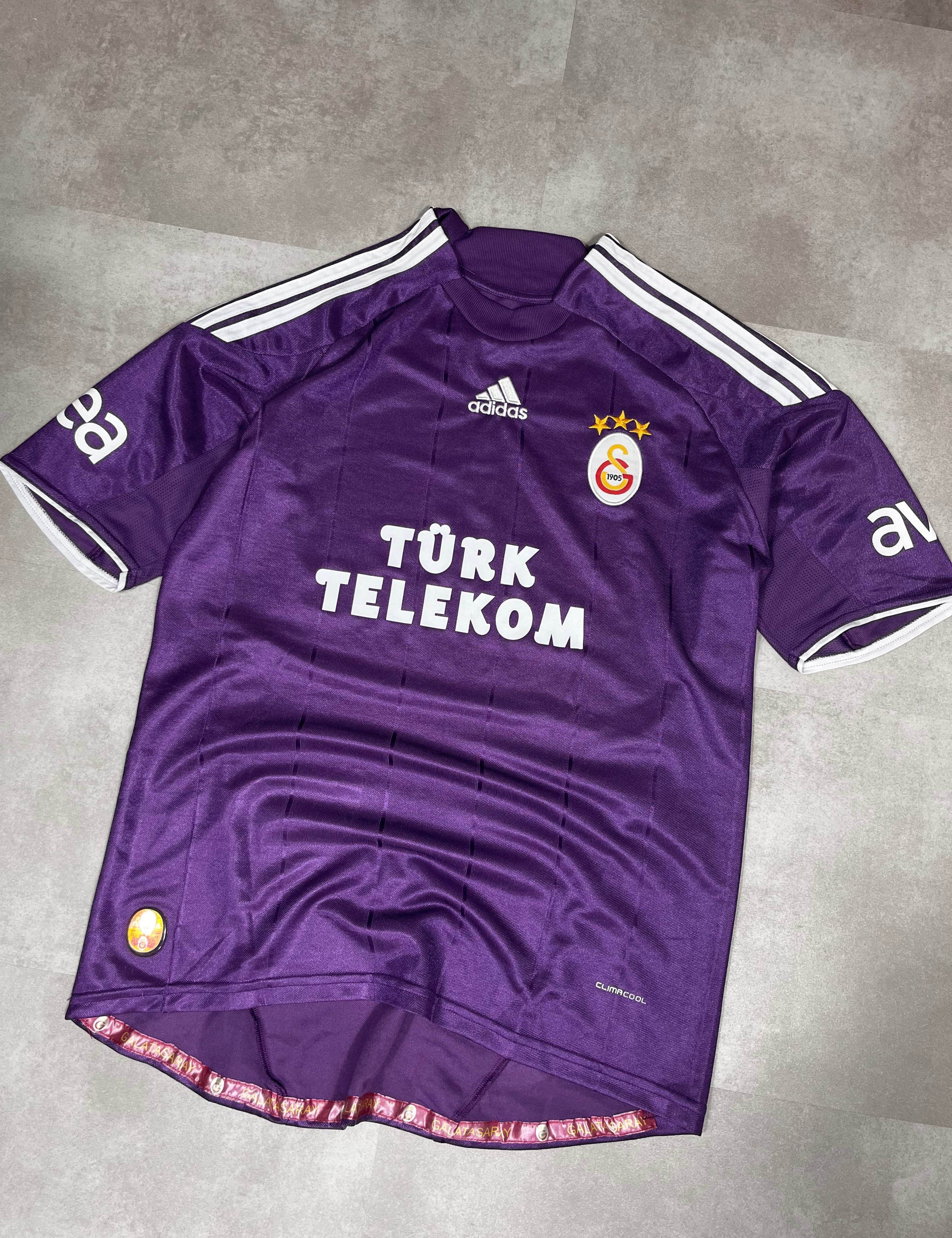 RARE Vintage 2009-10 Galatasaray Jersey (M) - Candy Streetwear