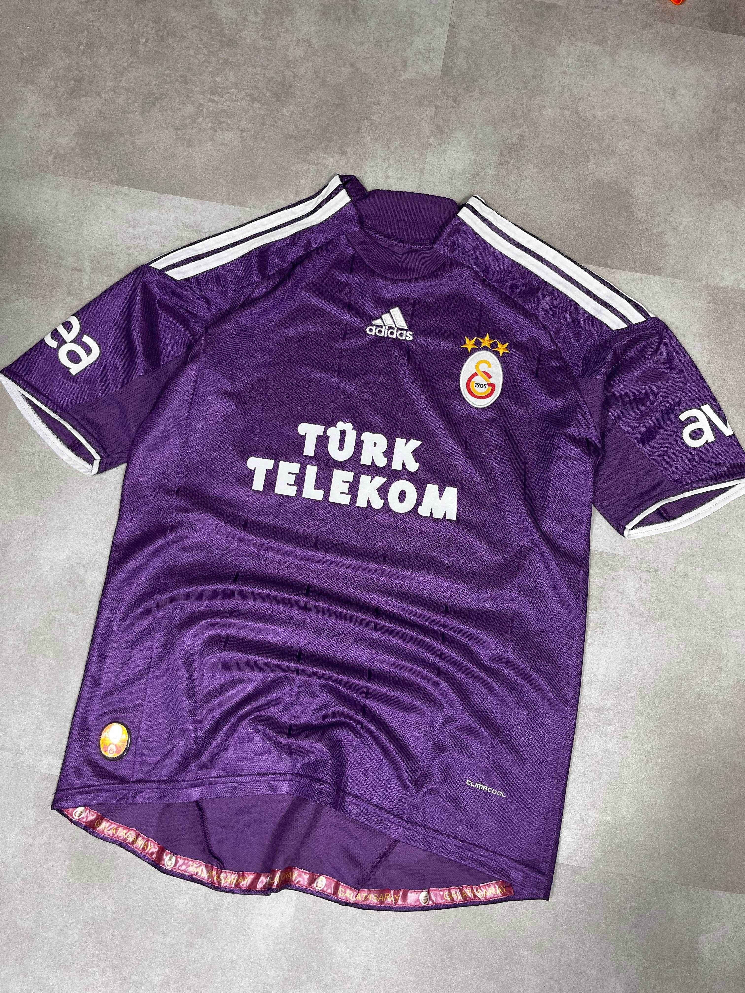 RARE Vintage 2009-10 Galatasaray Jersey (M)