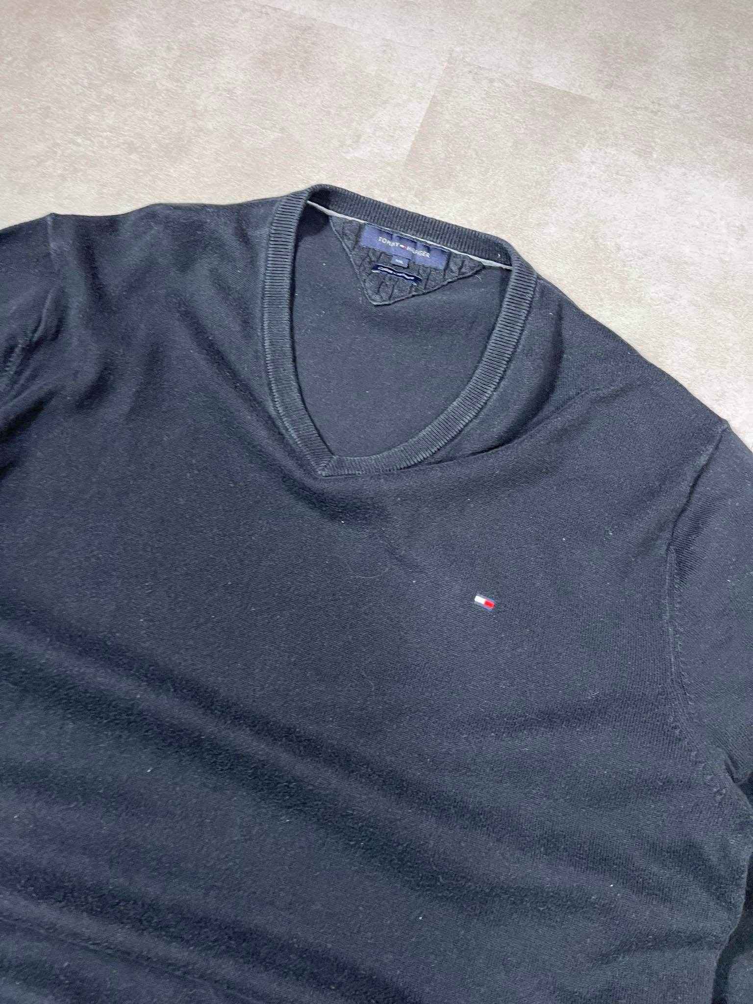 Tommy Hilfiger V-Neck Sweater (XL) - Candy Streetwear