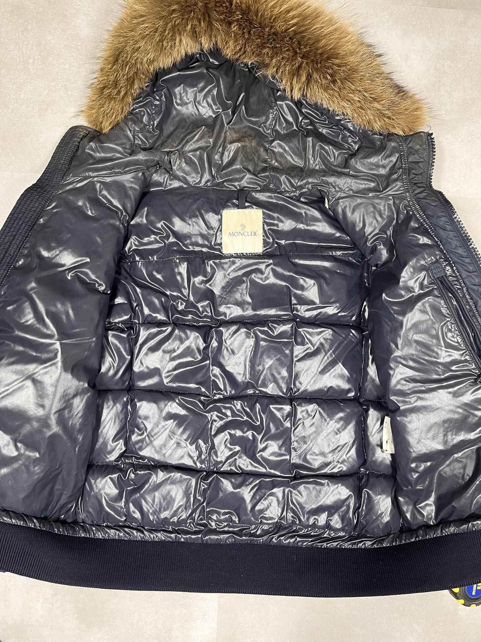 Moncler Ribera Vintage Jacket (M) - Candy Streetwear