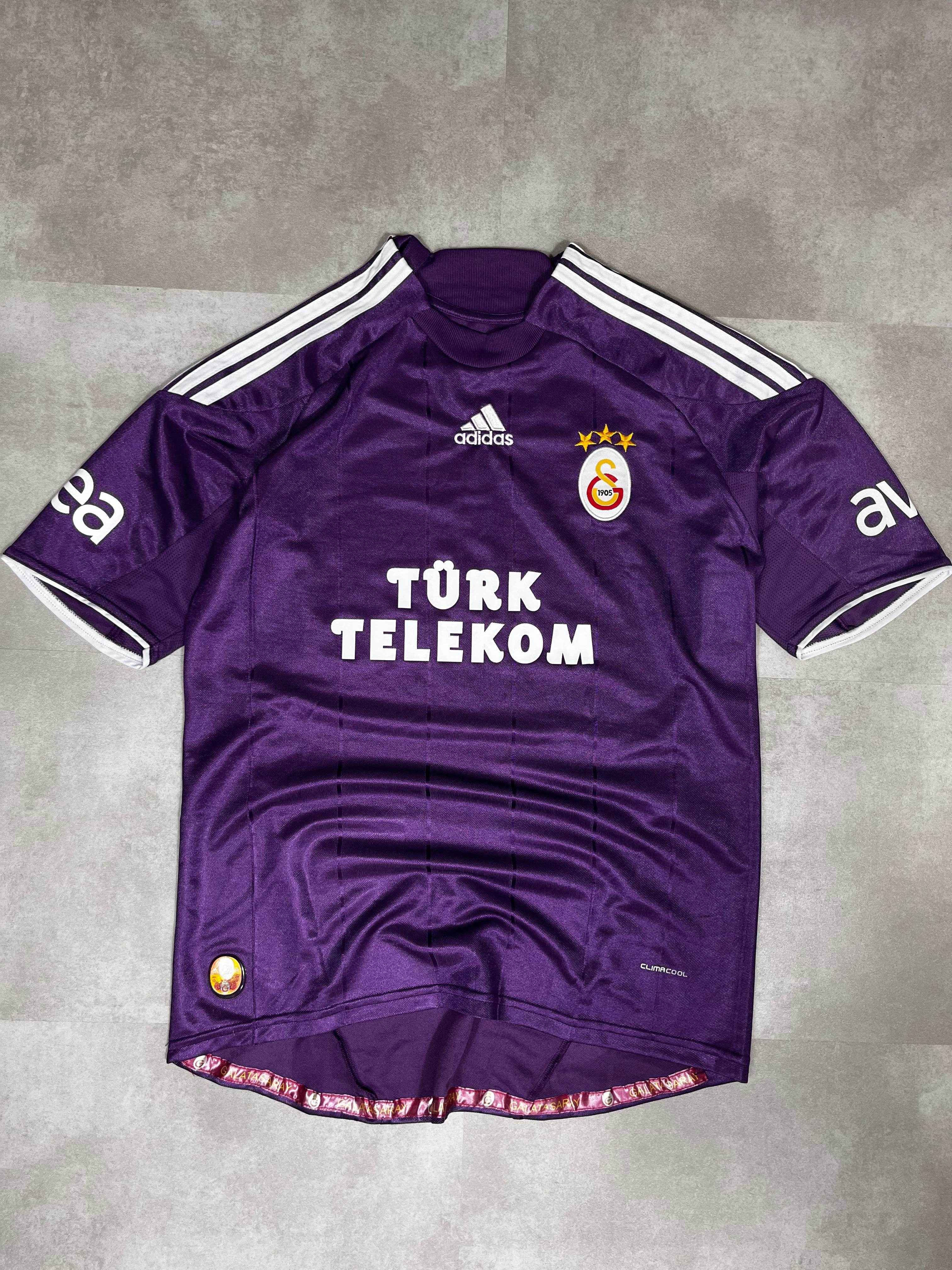 RARE Vintage 2009-10 Galatasaray Jersey (M)