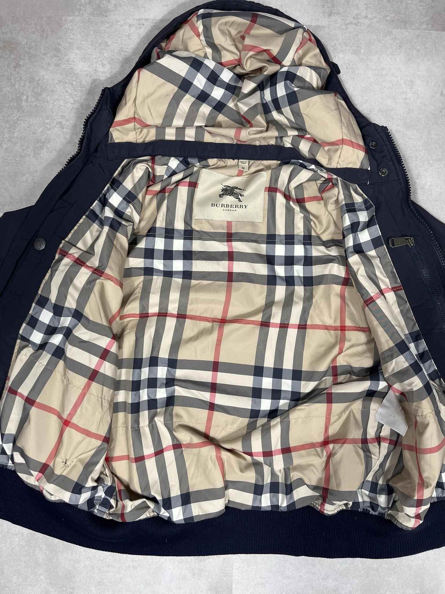 Burberry Vintage Winter Jacket (M) - Candy Streetwear