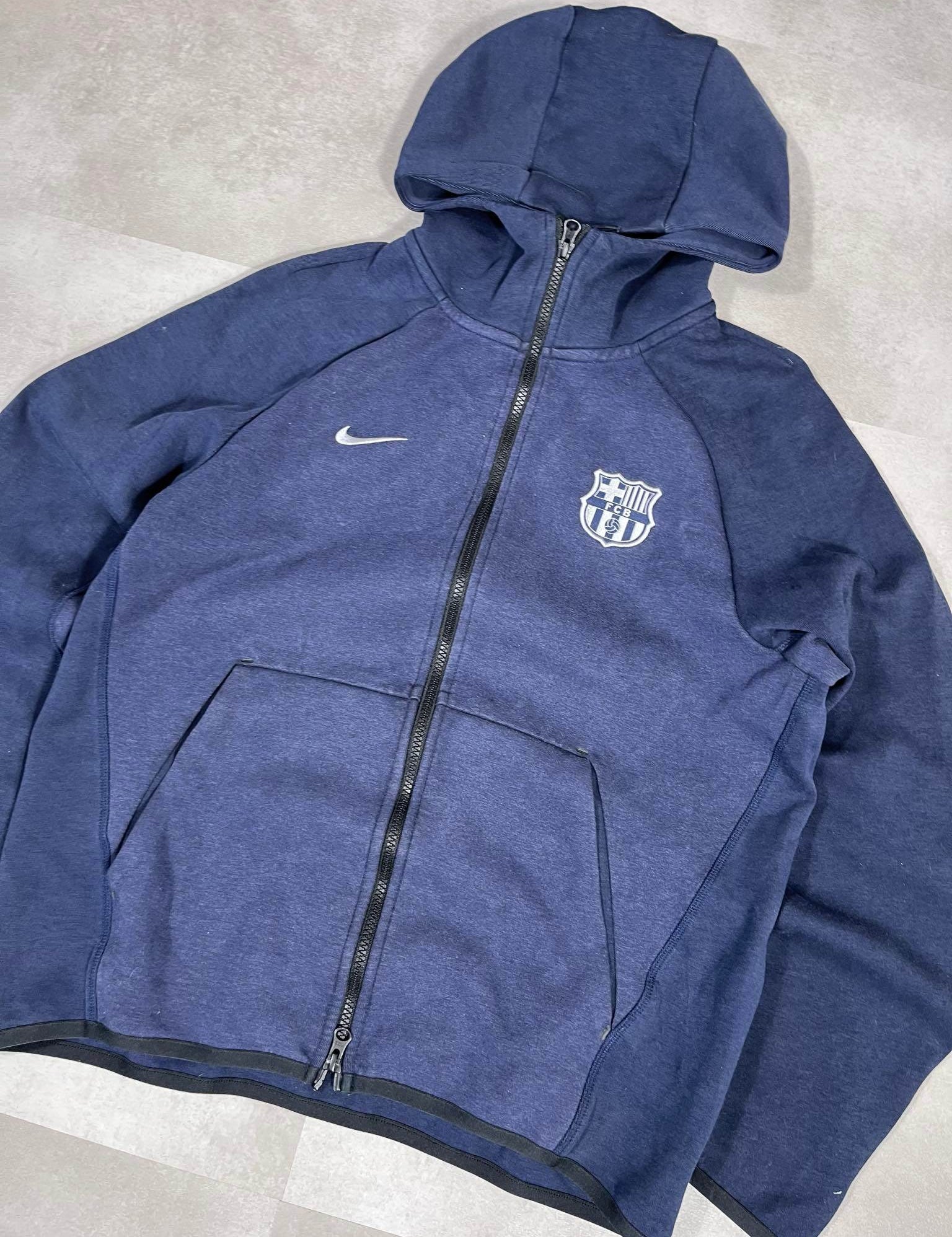 Nike Barcelona Tech Fleece (M) - Candy Streetwear