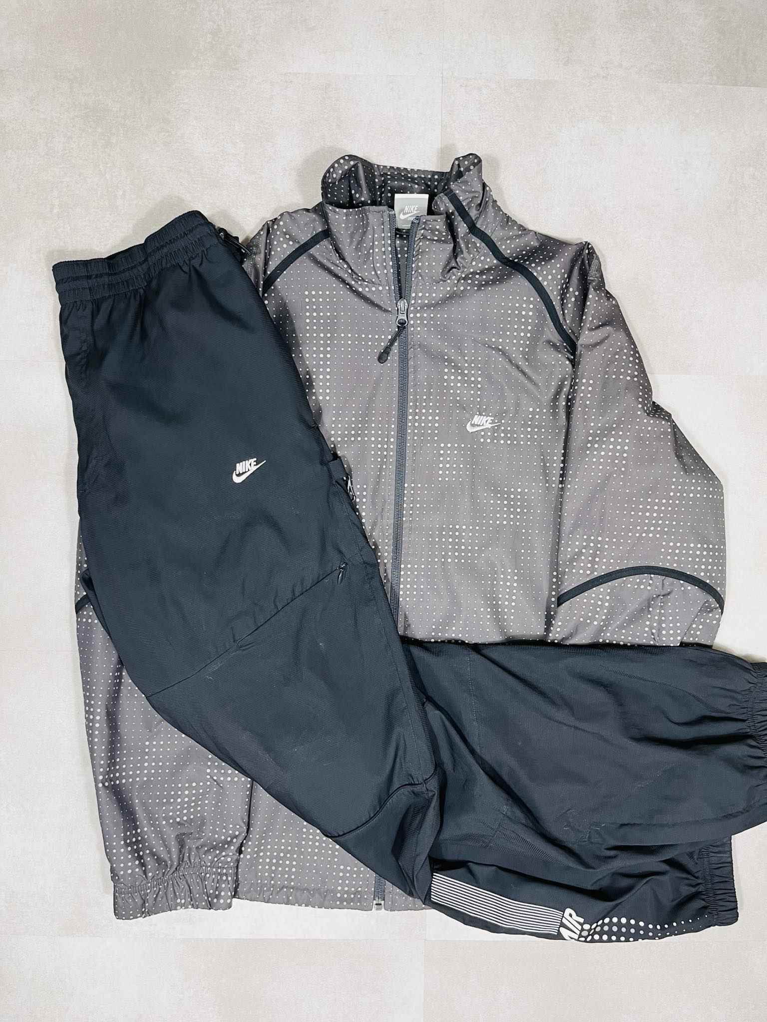 Nike Vintage Air Tracksuit (L) - Candy Streetwear